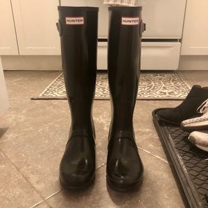 Hunter Tall Gloss Rain Boots